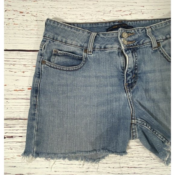 Levis 526 Jean Shorts Sz 4 Stretch Denim Booty Raw Hem Cut Offs 3” Inseam Light - Picture 5 of 11